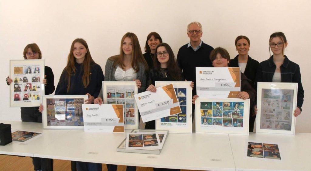 Gruppenbild nach der Siegerehrung (von links nach rechts): Emily Scharf, Grace Kuntz, Joy Kuntz (2. Platz), Valérie Minelli aka Mrs. Frollein, Selina Hasiri (1. Platz), Thomas Ludewig (Verband), Jan Jonas Jungmann (3. Platz), Sarnas Gök und Laura Brünnet. Foto: Oliver Morguet